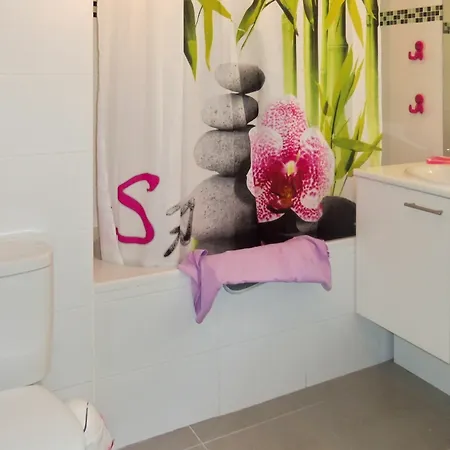 Sunny, 1-bedroom With A Swimming Pool And Furnished Terrace Saint-Raphaël